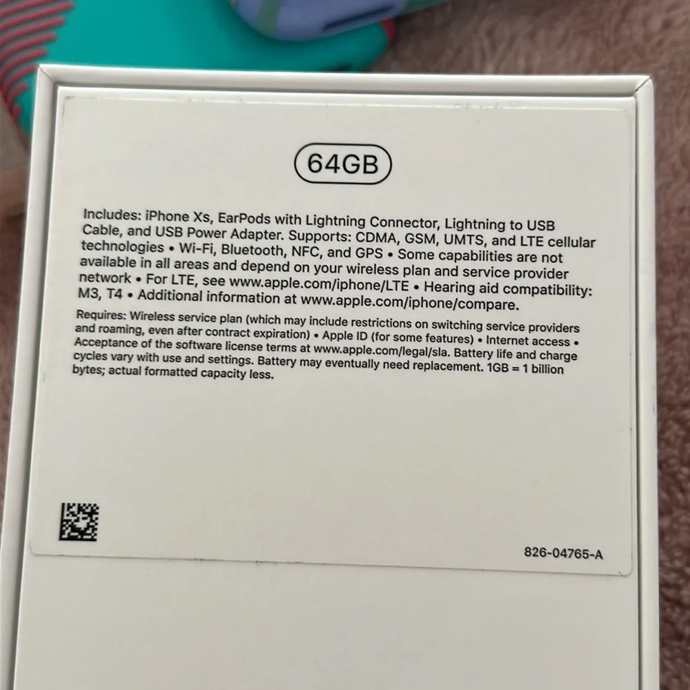 IPhone XS 64GB unlocked with cases